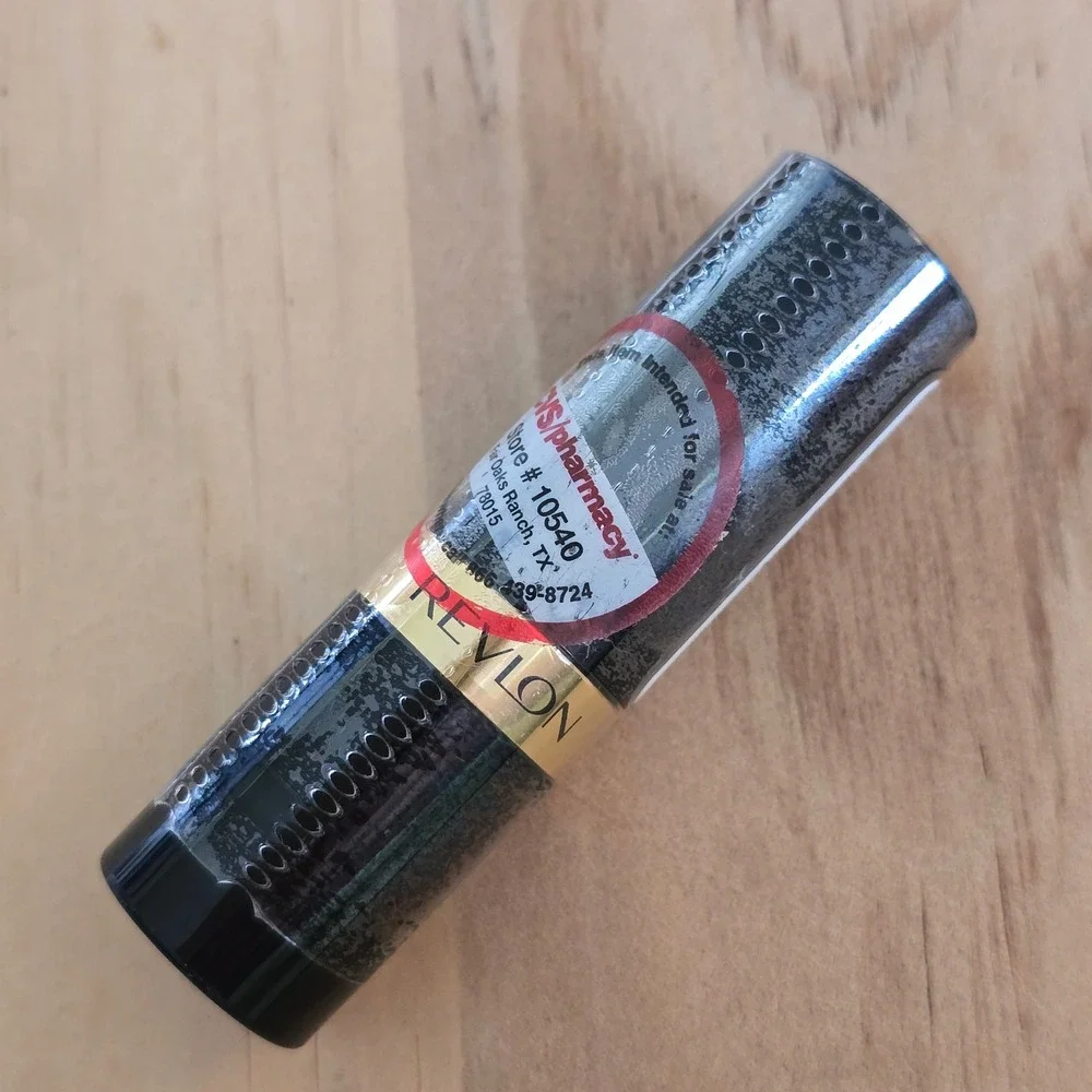Revlon Super Lustrous Lipstick 830 Rich Girl Red Sheer Shine‎ Sealed 0.13oz